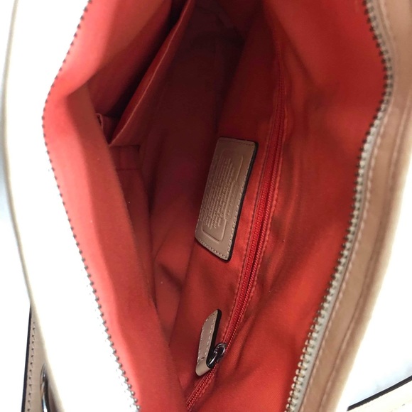 Coach - Signature 6CM Fold Over Cross - Picture 3 of 4